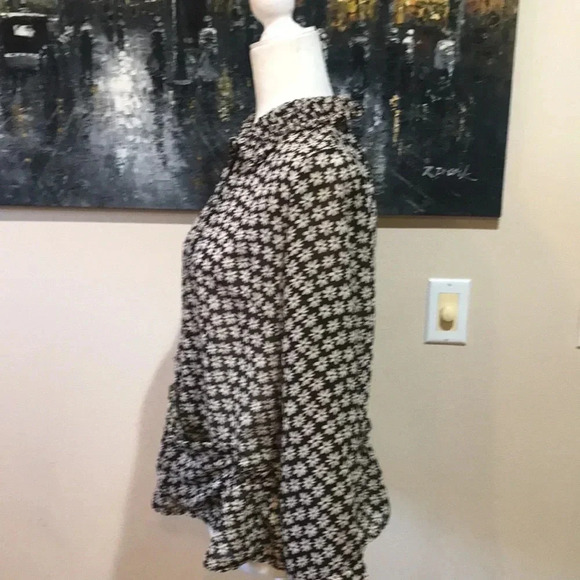 ELBONNY Womens Sheer Long Sleeve Top w/Button Front Ruffles and pockets-Size L - Picture 3 of 8